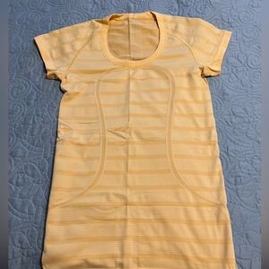 lululemon. Swiftly tech short sleeve. Size 6. SeaWheeze 2013. Yellow. EUC.